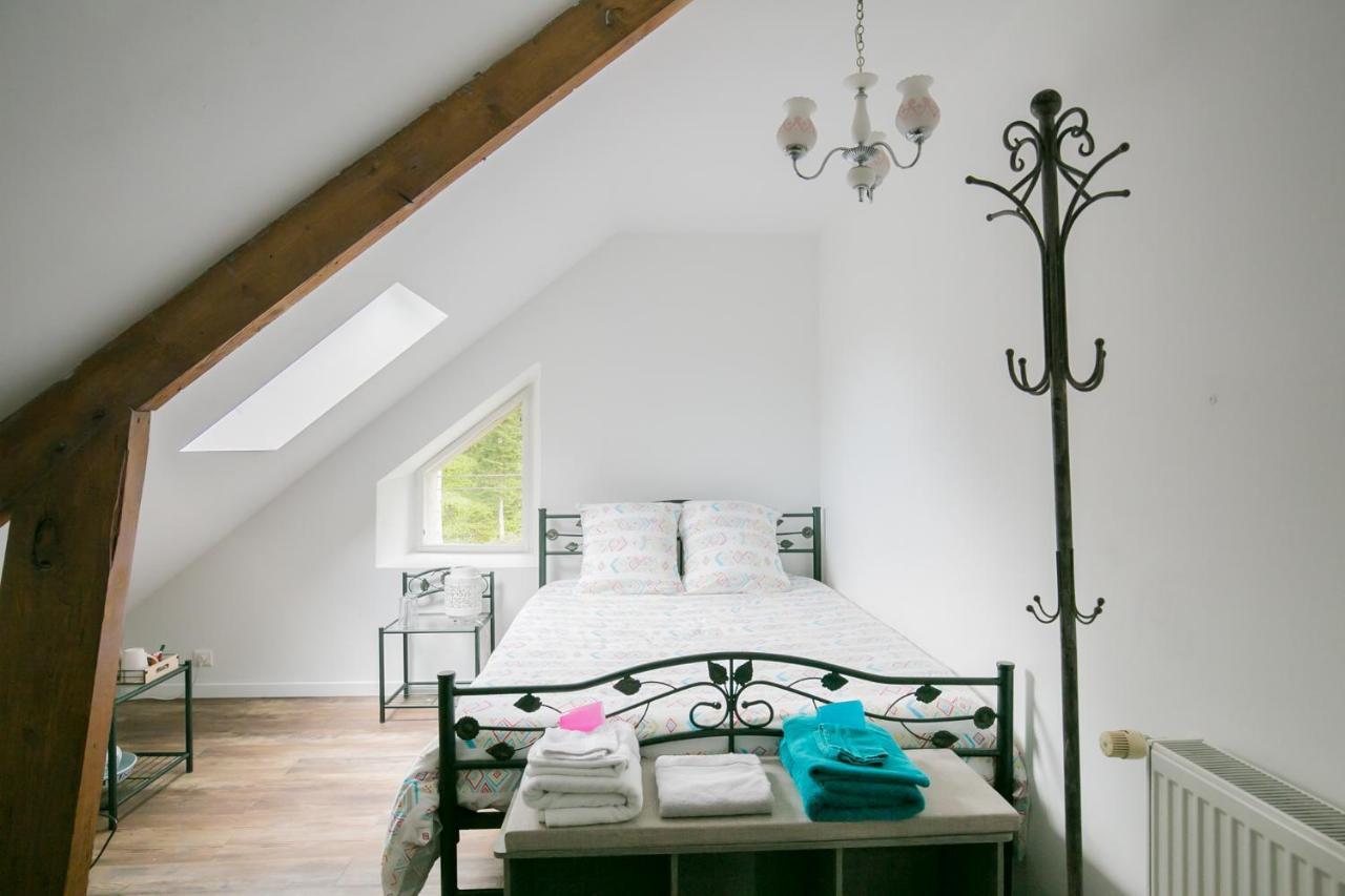 Bed and Breakfast Les Rayonnantes La Roche-Maurice Exterior foto
